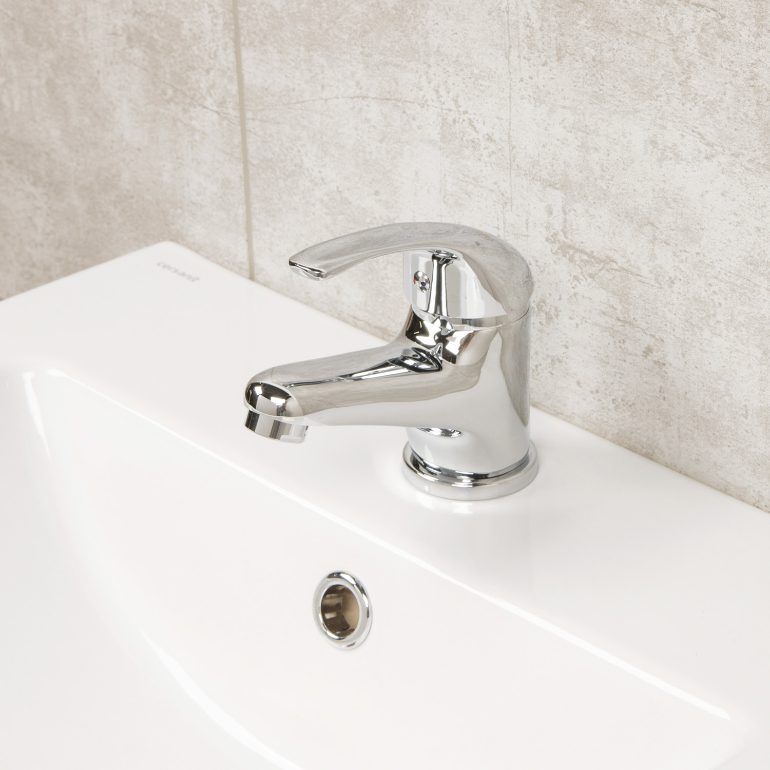 Смеситель для умывальника Potato P1004, короткий излив, рычажный