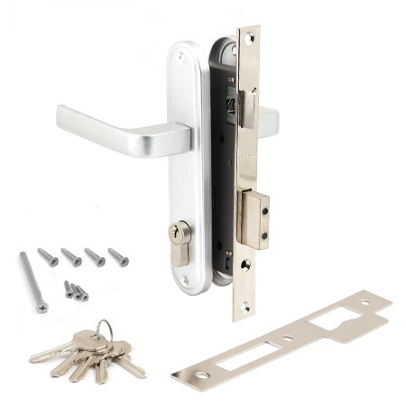 Замок врезной 70мм хром,Ал.ручки,плоский ригель 1226/60-СR Апекс *1/16 Замок врезной 70мм хром,Ал.ручки,плоский ригель 1226/60-СR Апекс *1/16