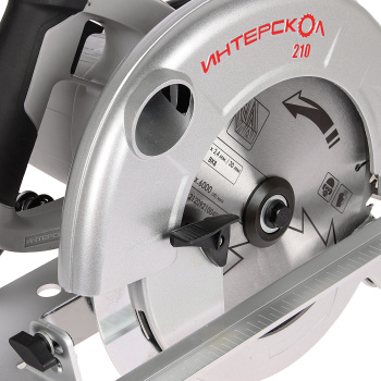Пила циркулярная 210мм 1900Вт 5000об/мин глуб.75мм уг.расп0-45гр посад30м ДП-210/1900М ИНТЕРСКОЛ*1/2 Пила циркулярная 210мм 1900Вт 5000об/мин глуб.75мм уг.расп0-45гр посад30м ДП-210/1900М ИНТЕРСКОЛ*1/2