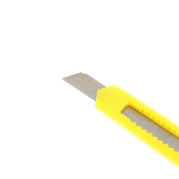 Нож строительный  9мм корпус пластик (3065924) "888" *1/60/1200